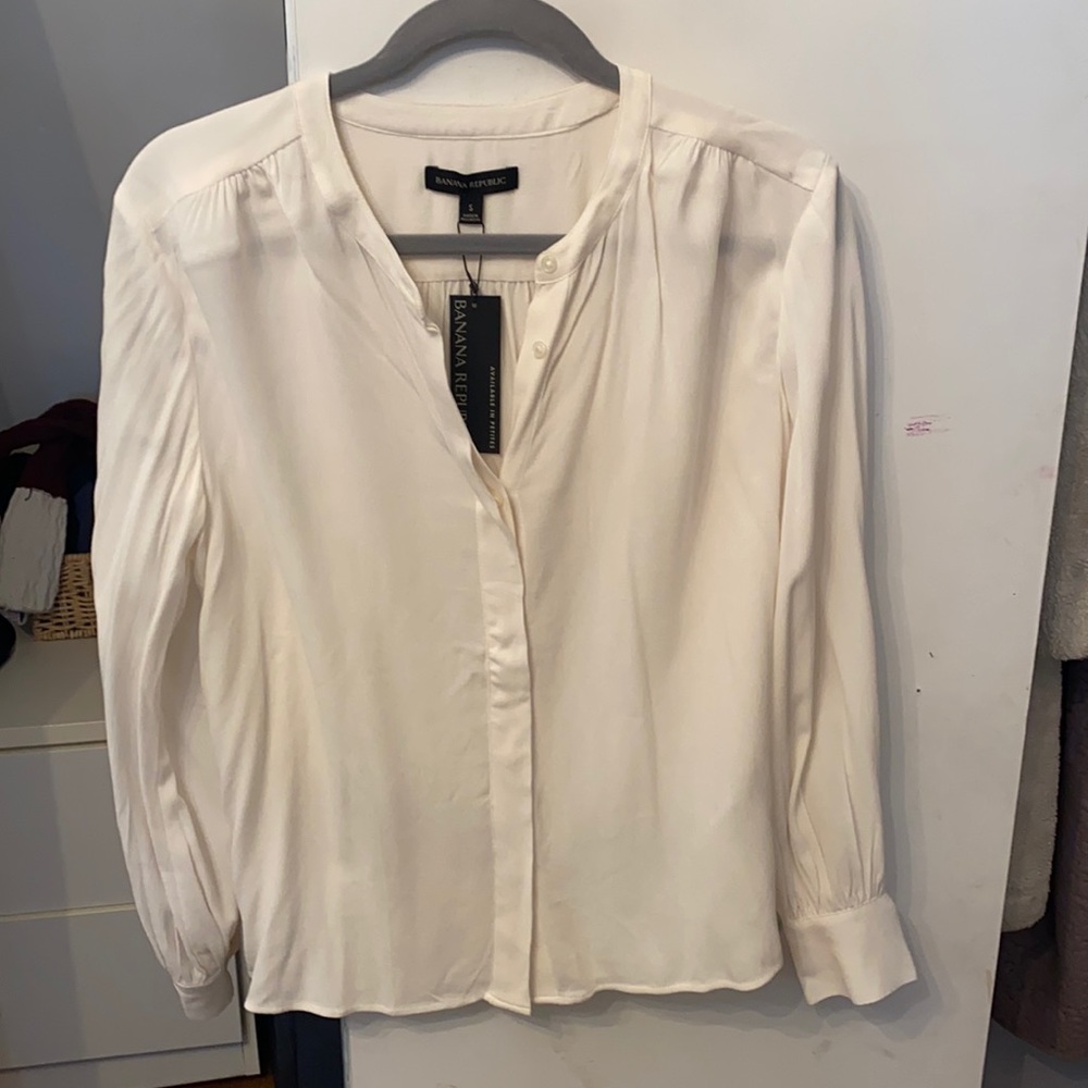 Banana Republic White Button Down Long Sleeve Blouse
